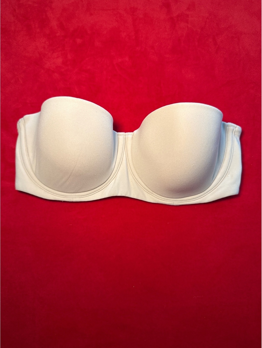 Skims Fits Everybody Strapless Bra Color Sand Size 32B